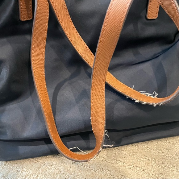 Michael Kors Kempton Small Tote in Navy - Picture 5 of 10